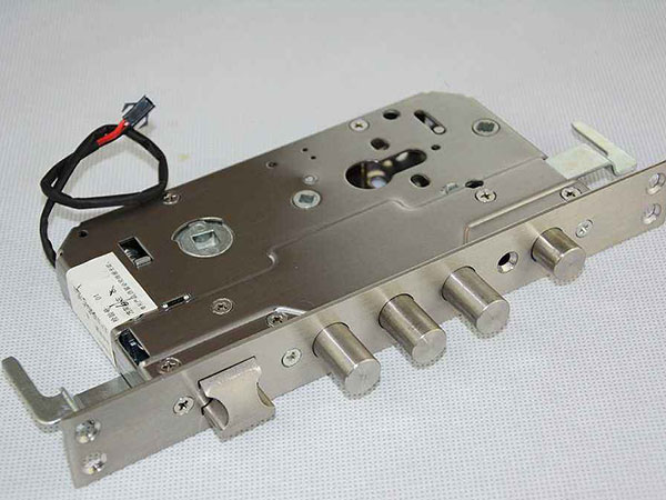 罗定24小时上门开锁公司