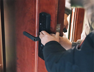 罗定24小时上门开锁公司